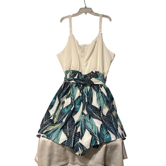 BloomChic Tropical Print Pocket Belted Cami Romper Plus Size 26 Resort NWT vacy - Picture 3 of 8